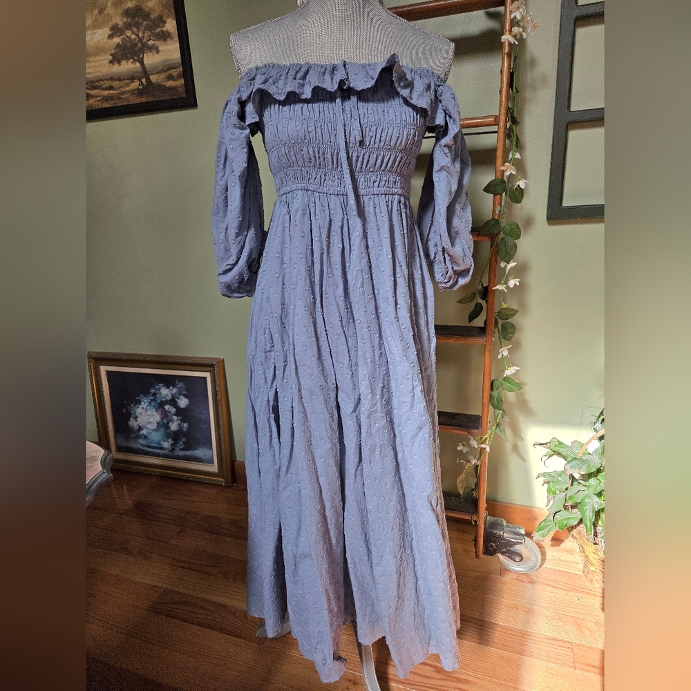 Chic Ruffled Off-Shoulder Long Sleeve Dress